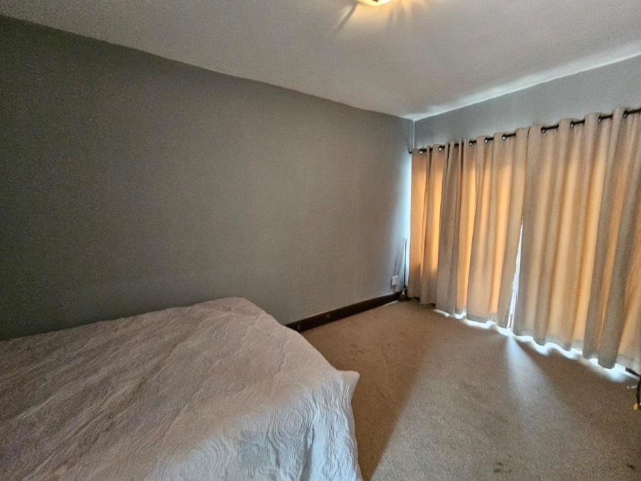 5 Bedroom Property for Sale in Boschenvaal River Front Lodges Free State